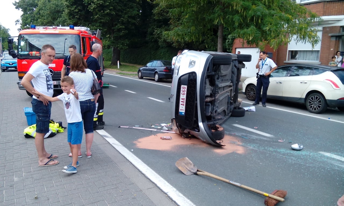 Moeder En Twee Kinderen Lichtgewond Bij Ongeval In Hofstade (Zemst ...