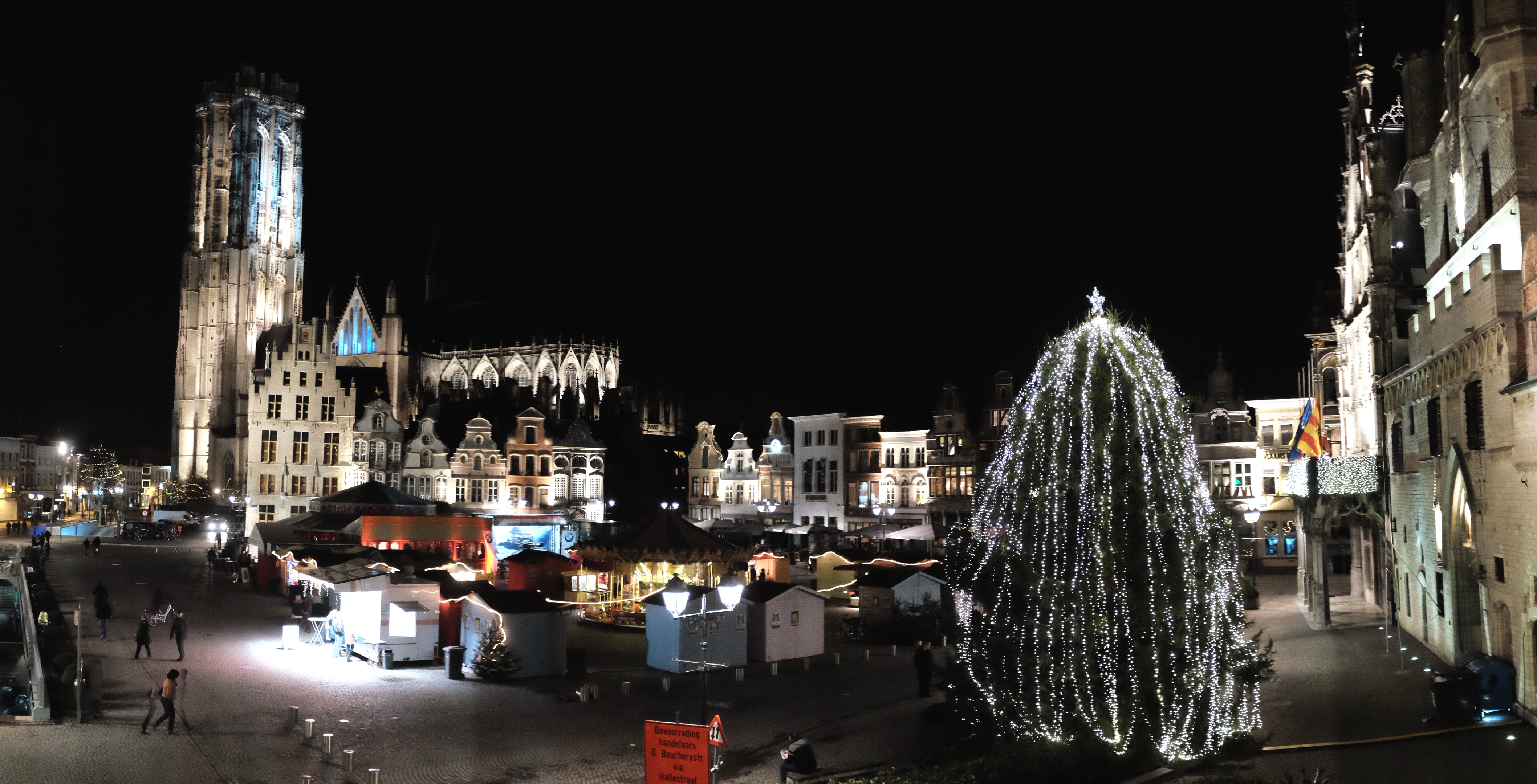 Twee weken kerstmarkt en spiegeltent op Grote Markt (Mechelen) Gazet