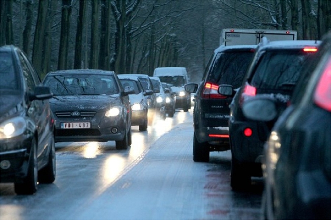 Wegen En Verkeer Waarschuwt Voor Gladde Wegen - Gazet Van Antwerpen