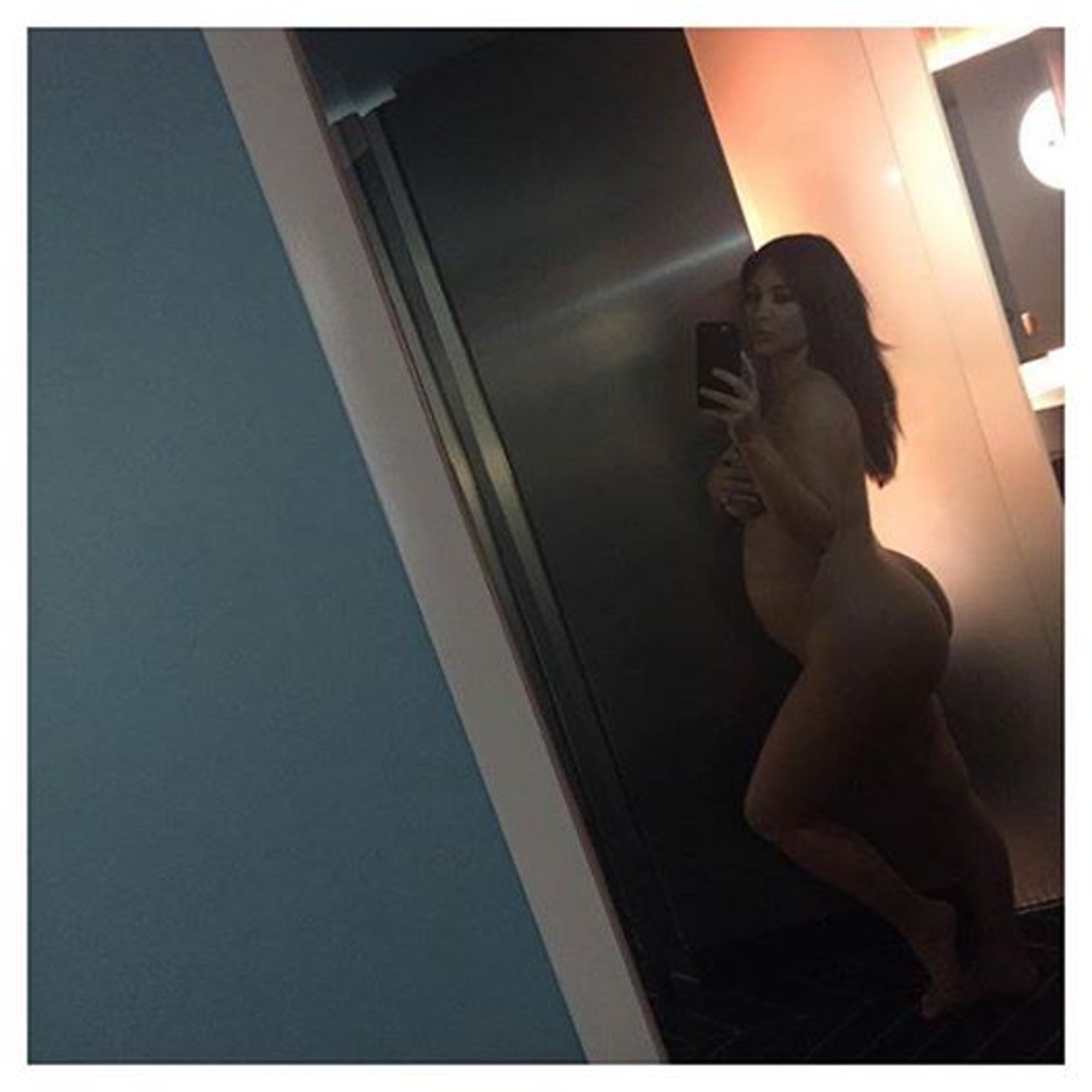 Kim Kardashian post nieuwe naaktfoto op Facebook | Gazet van Antwerpen  Mobile