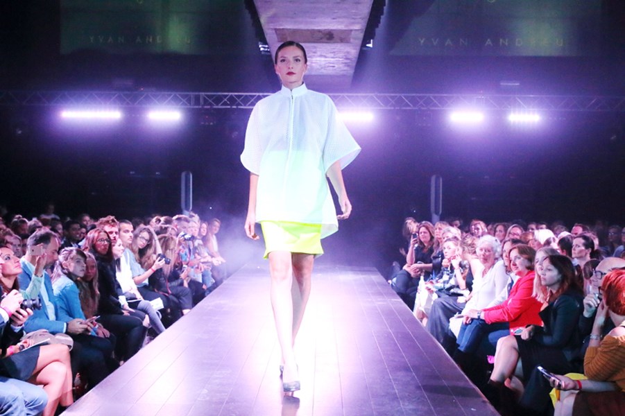 IN BEELD. Antwerp Fashion Festival opent met modeshow (Antwerpen