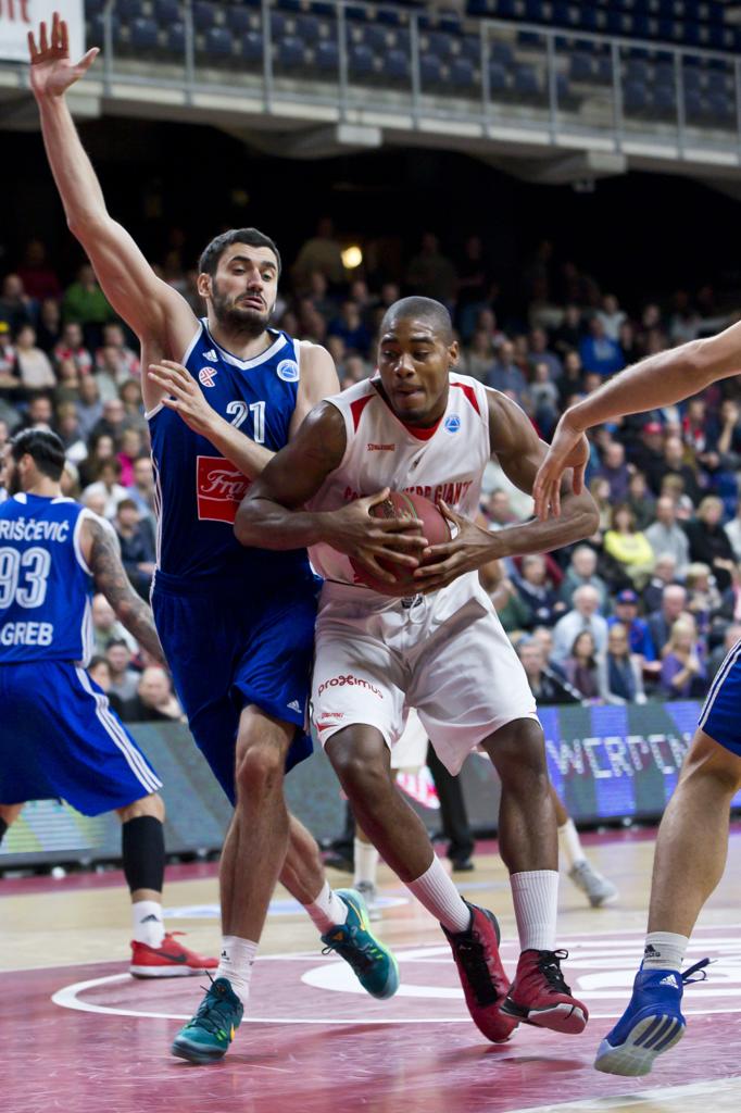 Antwerp Giants wil 2015 afsluiten met twee op twee Gazet van Antwerpen