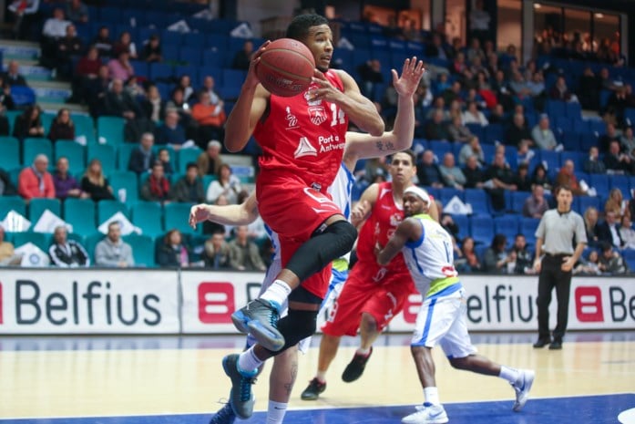 Port of Antwerp Giants op afzondering in Brussel