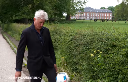 Rick De Leeuw neemt Duivelsclip op in Heers "Juich voor