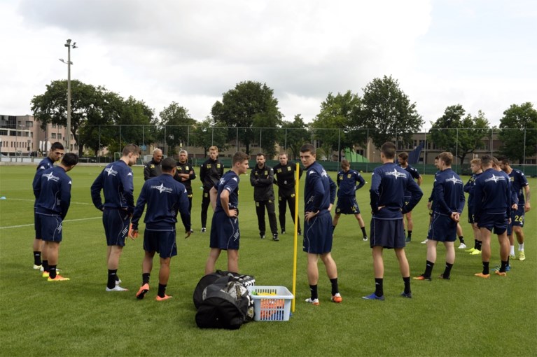STVV verwelkomt zestien spelers en nieuwe coach op eerste training