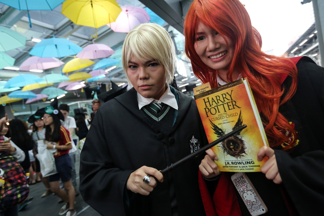 IN BEELD. Stormloop op nieuwe Harry Potter-boek - Gazet van Antwerpen