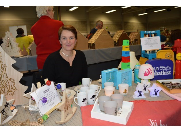 Amakuzand zoekt mensen die creaties op kerst- en cadeaubeurs willen verkopen.