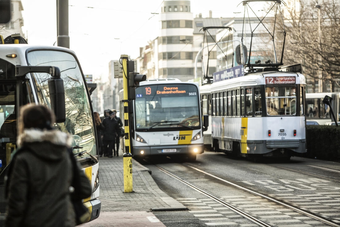 De Lijn stuurt 'vuile bussen' naar gemeenten | Antwerpen Mobile
