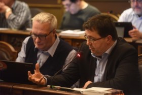 Gemeenteraad in 10 uitspraken: “De microfoons werken prima, u hoeft niet te roepen”