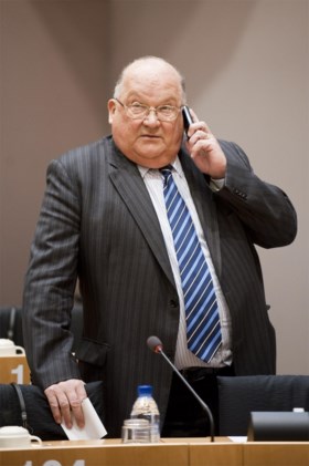 May activeert artikel 50: deze 5 paragrafen loodsen Britten uit de EU