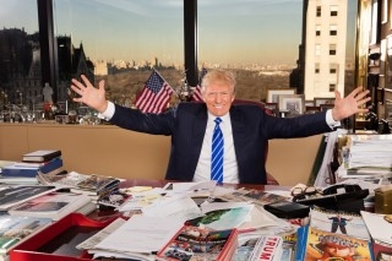Deze Belgische maakte omstreden portret van Melania Trump
