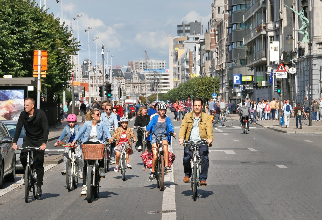 Koopzondag volgend jaar in autovrije stad? (Antwerpen) Gazet van