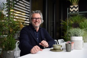 Achter de schermen bij de serviesmaker van Pascale Naessens, Delphine Boël en Sergio Herman