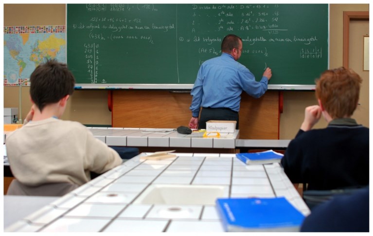 Wat zijn de “fidget spinners” die je overal ziet opduiken en waarom zijn scholen er zo tegen?