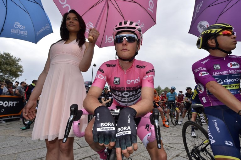 Greipel slaat dubbelslag in Giro na schakelprobleem Ewan: ritwinst en roze trui