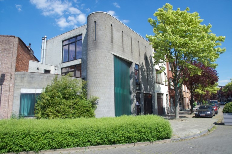 Antwerpse politie sluit erotisch massagesalon