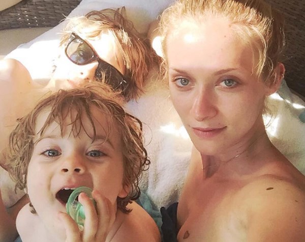 Model Openhartig Over Haar Lichaam Na Borstvoeding Mijn Borsten Zien Eruit Als Uitgedroogde Theezakjes