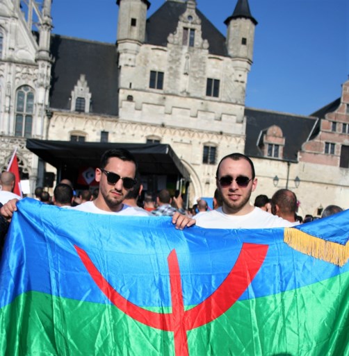 Duizendtal Marokkaanse Mechelaars op betoging Grote Markt