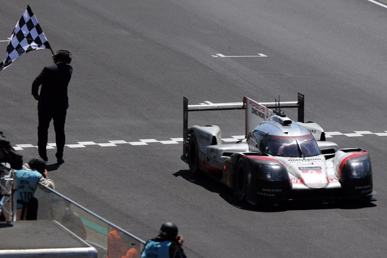 Porsche pakt alsnog de zege in 24u van Le Mans na wedstrijd vol dramatiek