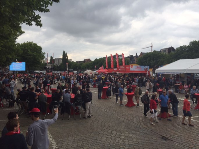 Enthousiaste Antwerpenaars ontvangen BK, overrompeling blijft uit