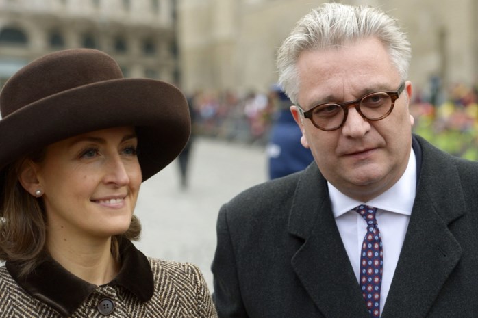 Prins Laurent brengt in toespraak hulde aan “de vrouw ...