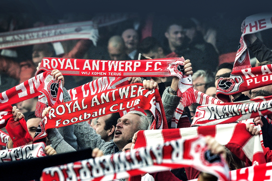 Royal Antwerp FC steunt kinderziekenhuis (Jupiler Pro ...