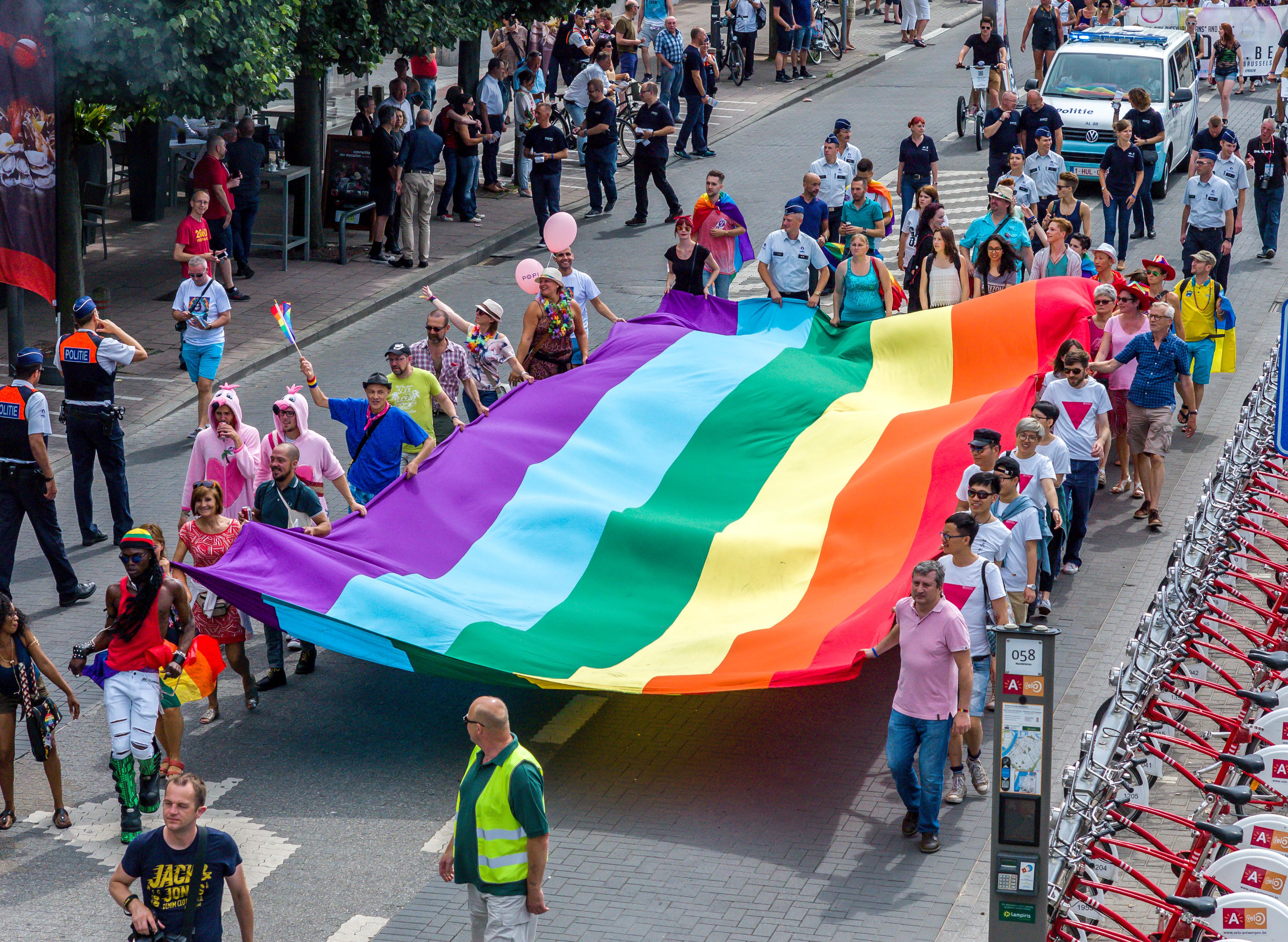 Antwerpse wandelen mee in Prideparade Sterk sig