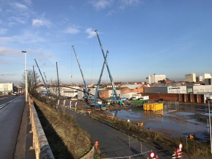 Grote operatie aan Albertkanaal in Merksem voor aanleg van nieuwe gasleiding