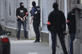 Ongeziene veiligheidsmaatregelen voor proces Abdeslam: pantserwagens, militairen, 200 agenten, helikopter en betonblokken