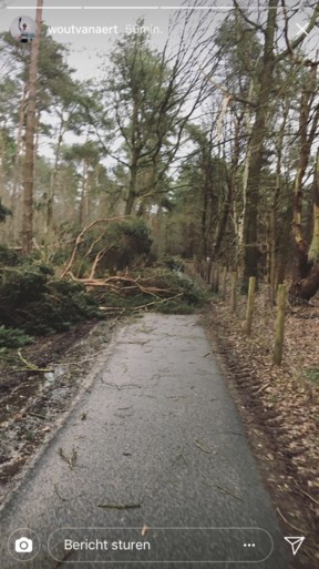 Storm bezorgt Van Aert extra hindernissen tijdens trainingstochtje