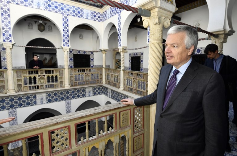 Reynders overweegt imams op te laten leiden in Algerije en Marokko