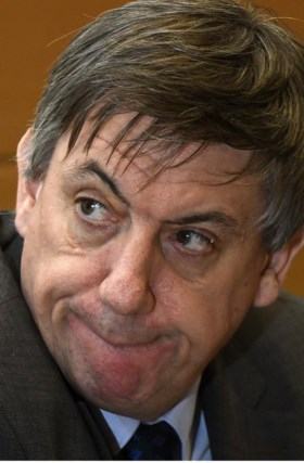 “Minister Jambon mag rechter niet onder druk zetten”
