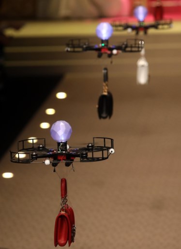 Stunt van Dolce & Gabbana: geen modellen maar drones showen handtassen