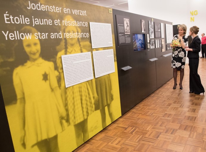 Koningin Mathilde brengt bezoek aan Kazerne Dossin