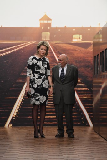 Koningin Mathilde brengt bezoek aan Kazerne Dossin