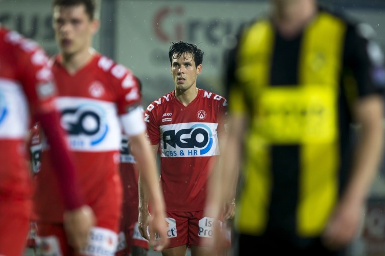 Lokeren blijft aan leiding Play-off 2B na absolute wereldgoal, Waasland-Beveren op de dool