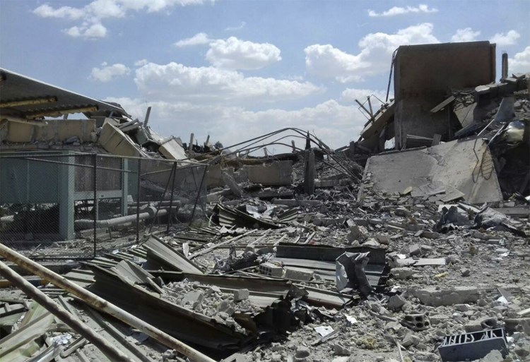 Eerste beelden van schade na bombardementen op Syrië vrijgegeven