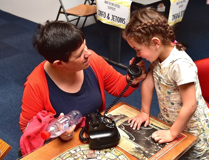 Slotfeest in Speelgoedmuseum in heuse fiftiesstijl