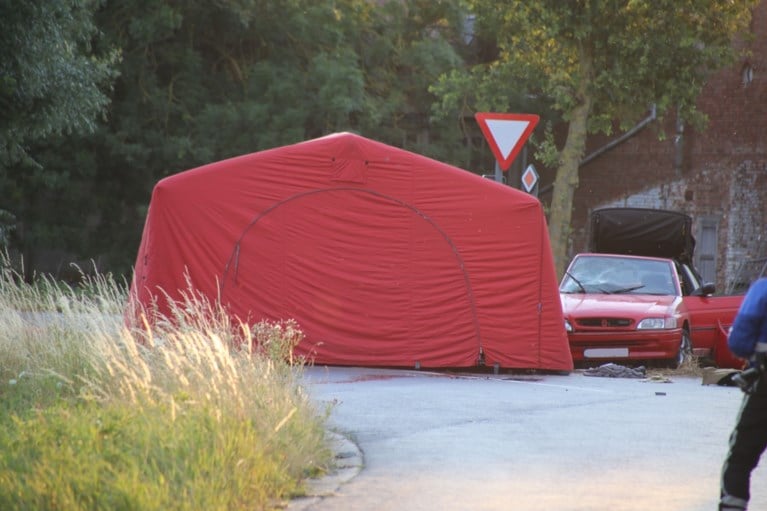 Man en kind (8) komen om het leven bij verkeersongeval, twee andere kinderen zwaargewond