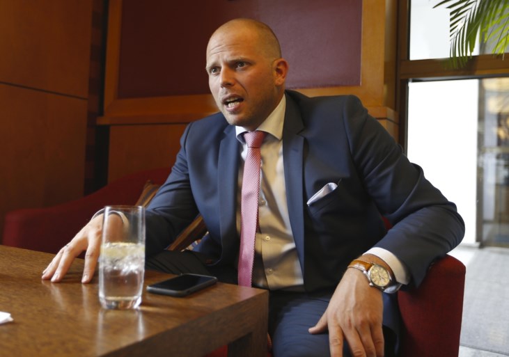 Francken maakt zich boos: “Als zo’n crimineel iemand vermoordt in afwachting van zijn proces, wie belt u dan?”