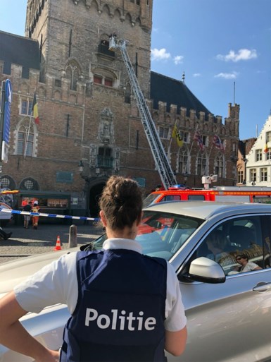 Reddingsactie in Brugse Belfort: hulpdiensten moeten toerist reanimeren nadat hij onwel werd