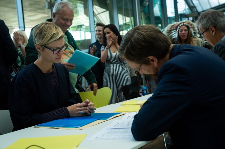 Antwerpse lijsten ingediend: Kris Peeters heeft zijn buik vol van “belachelijke” aanvallen De Wever