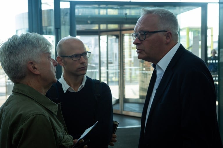 Antwerpse lijsten ingediend: Kris Peeters heeft zijn buik vol van “belachelijke” aanvallen De Wever