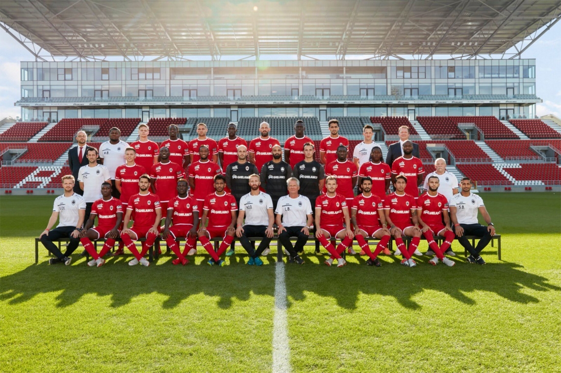 Antwerp deelt officiële ploegfoto maar één voetballer ontbreekt Gazet