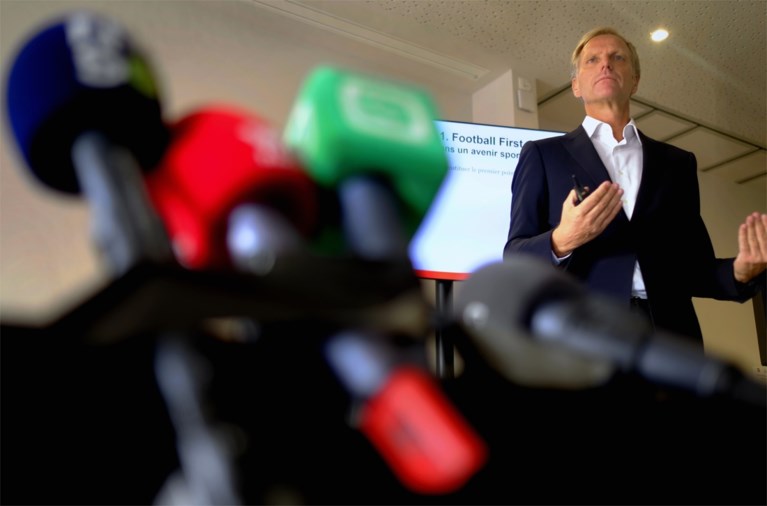 Nieuwe baas snoeihard voor voetbalbond: “Normvervaging, belangenvermenging en meer politiek dan voetbal”