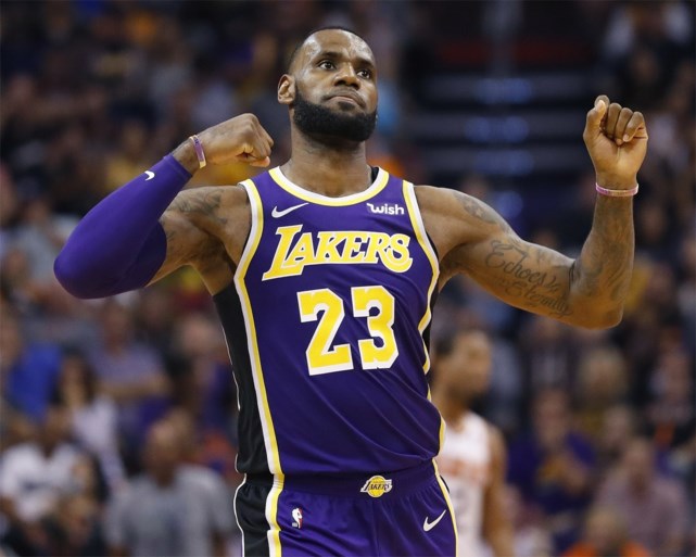 Topavondje in NBA: Curry schittert met 51 (!) punten in drie kwarts, James pakt eerste zege met Lakers