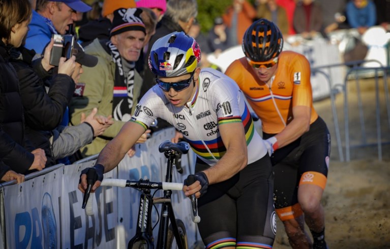 Mathieu van der Poel haalt na offday op Koppenberg alweer verschroeiend uit op EK veldrijden