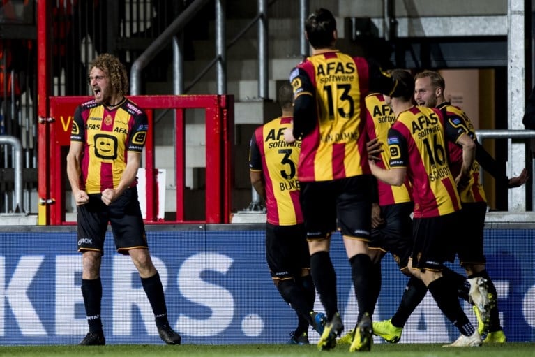 KV Mechelen moet diep gaan ondanks mannetje meer, maar wint in extremis toch van Lommel