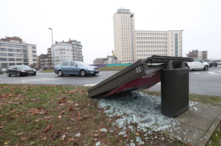 Relschoppers richten veel schade aan in Charleroi: brandstichtingen, zwaar vandalisme en molotovcocktails