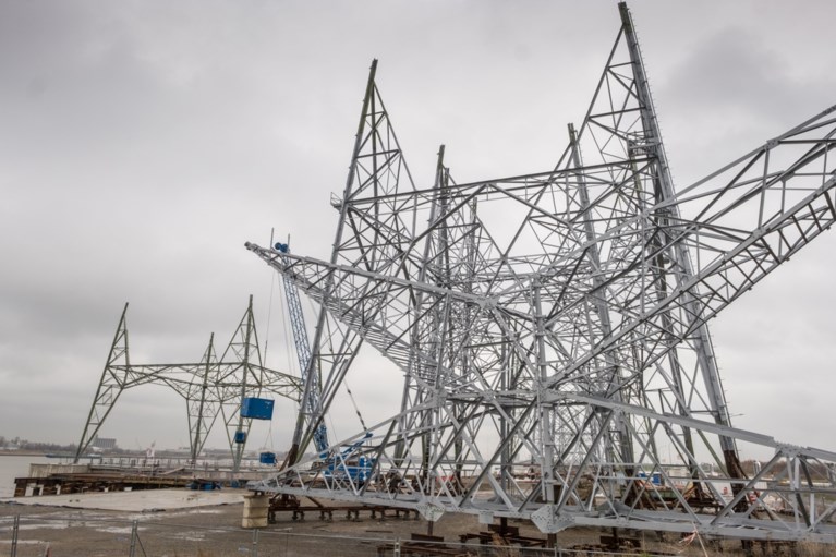 Nieuwe hoogspanningsmasten over Schelde worden grootste van de Benelux